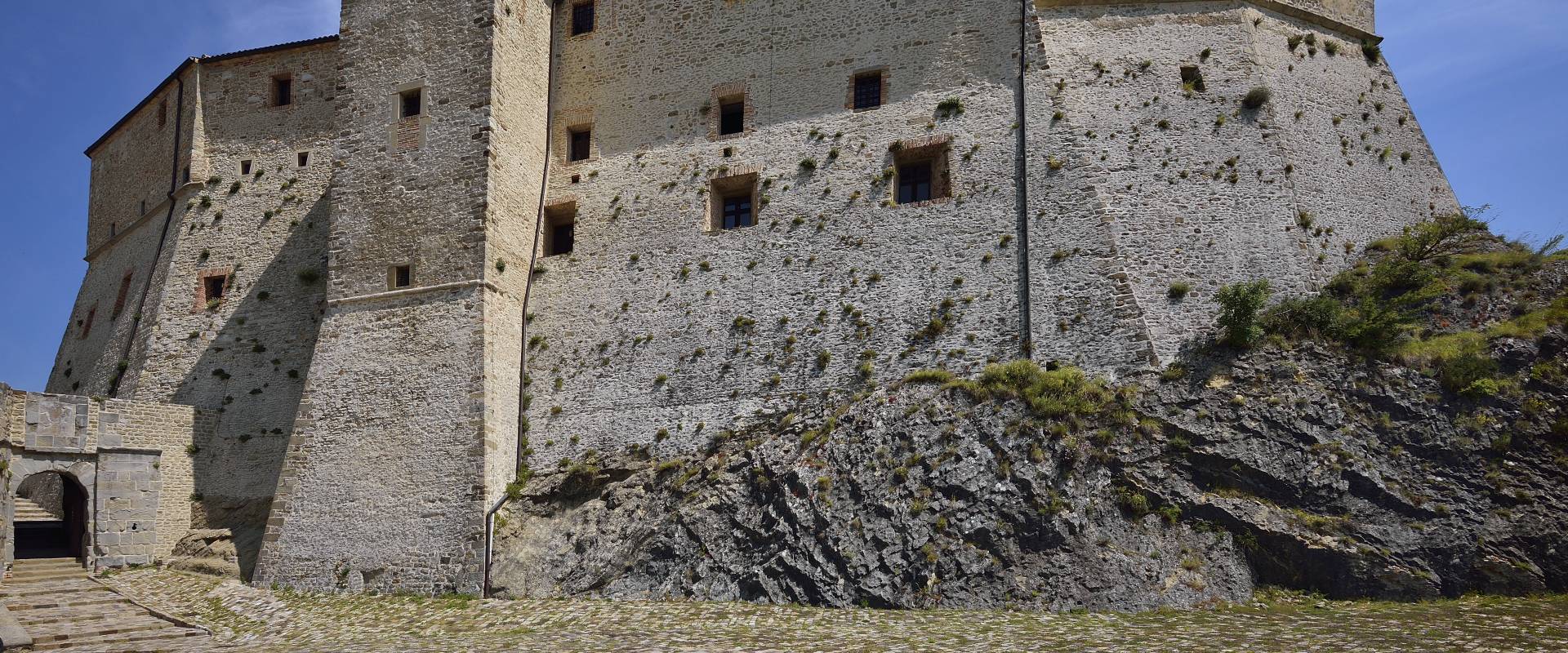 San leo rocca, mastio centrale foto di Carlo grifone